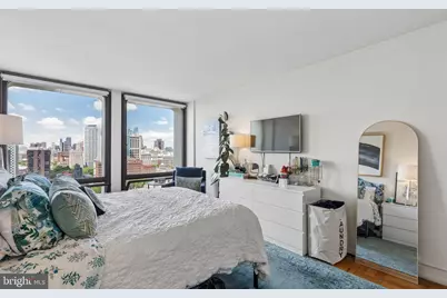 210 Locust Street #26FW, Philadelphia, PA 19106 - Photo 6