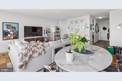 210 Locust Street #26FW, Philadelphia, PA 19106 - Photo 2