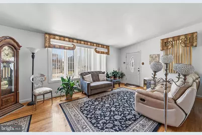7828 Summerdale Avenue, Philadelphia, PA 19111 - Photo 4