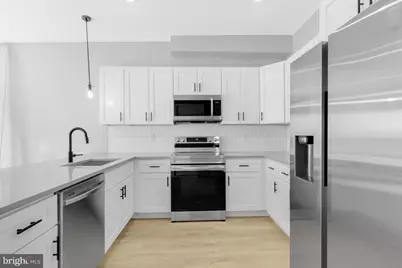 919 N 15th Street #3, Philadelphia, PA 19130 - Photo 2