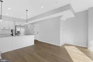 919 N 15th St, Philadelphia, PA 19130 - Photo 8