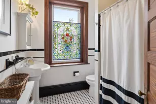 328 N 39th St, Philadelphia, PA 19104 - Photo 8
