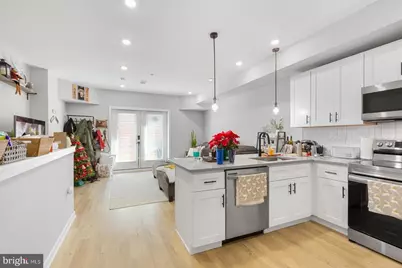 919 N 15th Street #1R, Philadelphia, PA 19130 - Photo 6