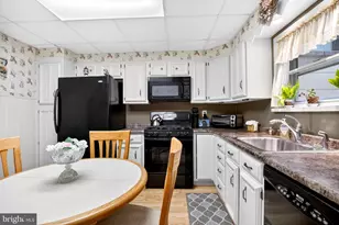 247 Fitzwater St, Philadelphia, PA 19147 - Photo 6
