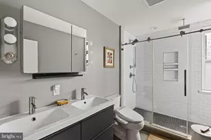 822 S 5th St, Philadelphia, PA 19147 - Photo 32