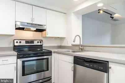 303 Vine Street #507, Philadelphia, PA 19106 - Photo 6