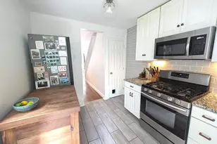 865 N Bambrey St, Philadelphia, PA 19130 - Photo 14