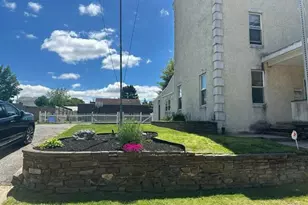 465 Cinnaminson St, Philadelphia, PA 19128 - Photo 2