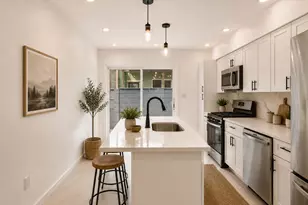2040 Norwood St, Philadelphia, PA 19145 - Photo 10