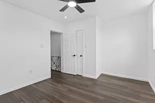 2040 Norwood St, Philadelphia, PA 19145 - Photo 12