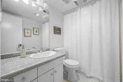 303 Spruce Street, Philadelphia, PA 19106 - Photo 20