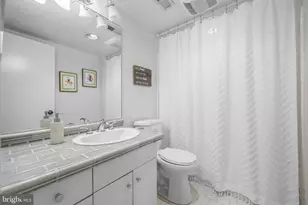303 Spruce St, Philadelphia, PA 19106 - Photo 20