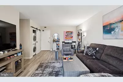 135 S 19th Street #806, Philadelphia, PA 19103 - Photo 2
