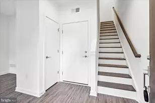 3127 Beachview Ln, Philadelphia, PA 19125 - Photo 2