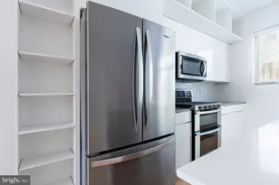 936 N Leithgow St, Philadelphia, PA 19123 - Photo 10