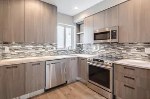 910 N 16th St, Philadelphia, PA 19130 - Photo 4