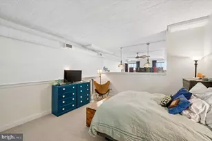 2429 Locust St, Philadelphia, PA 19103 - Photo 16