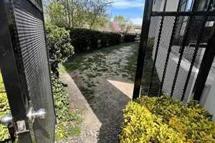 2429 Locust St, Philadelphia, PA 19103 - Photo 20