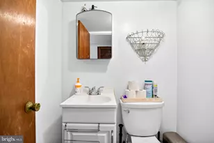 601 Sharon Ln, Philadelphia, PA 19115 - Photo 14