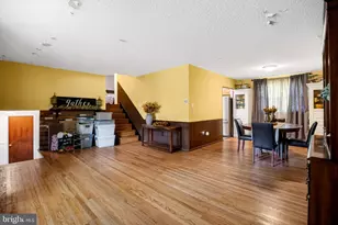 601 Sharon Ln, Philadelphia, PA 19115 - Photo 2