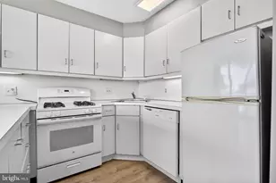 2401 Pennsylvania Ave, Philadelphia, PA 19130 - Photo 14