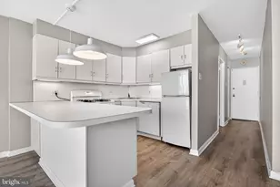 2401 Pennsylvania Ave, Philadelphia, PA 19130 - Photo 12