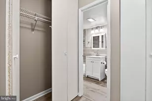 2401 Pennsylvania Ave, Philadelphia, PA 19130 - Photo 16