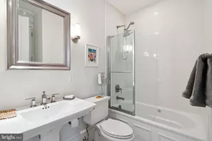 1724 Spruce St, Philadelphia, PA 19103 - Photo 20