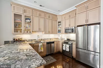 1724 Spruce Street #3, Philadelphia, PA 19103 - Photo 4