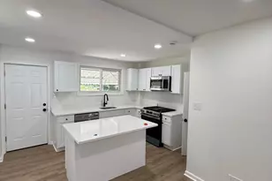 4619 Silverwood St, Philadelphia, PA 19128 - Photo 2