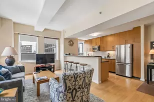 1425 Locust St, Philadelphia, PA 19102 - Photo 18