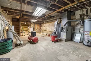 2360 E York St, Philadelphia, PA 19125 - Photo 16