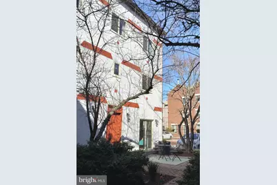515 S 10th Street #E, Philadelphia, PA 19147 - Photo 1