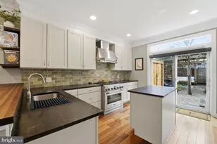 2520 Brown St, Philadelphia, PA 19130 - Photo 8