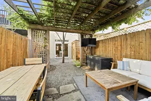 2520 Brown St, Philadelphia, PA 19130 - Photo 14