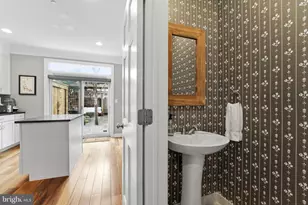2520 Brown St, Philadelphia, PA 19130 - Photo 16