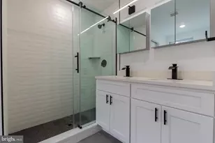 2132 Pine St, Philadelphia, PA 19103 - Photo 24