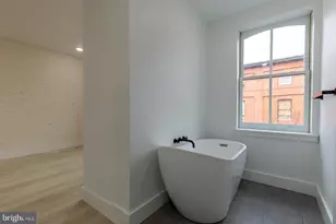 2132 Pine St, Philadelphia, PA 19103 - Photo 26