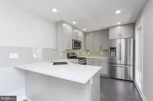 712 S Sartain St, Philadelphia, PA 19147 - Photo 4
