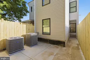 630 W Cumberland St, Philadelphia, PA 19133 - Photo 14