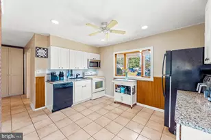 3204 Holyoke Rd, Philadelphia, PA 19114 - Photo 8