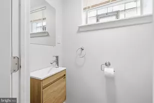 1315 E Cliveden St, Philadelphia, PA 19119 - Photo 32