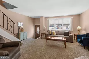 9888 Garvey Dr, Philadelphia, PA 19114 - Photo 2