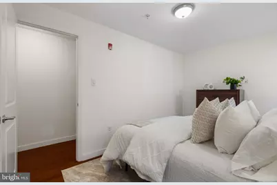 802 N 16th Street, Philadelphia, PA 19130 - Photo 12