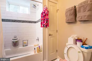 911 S 20th St, Philadelphia, PA 19146 - Photo 24