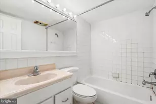 238 S 8th St, Philadelphia, PA 19107 - Photo 14