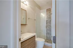 909 N 15th St, Philadelphia, PA 19130 - Photo 10