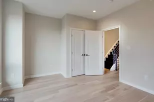 909 N 15th St, Philadelphia, PA 19130 - Photo 18