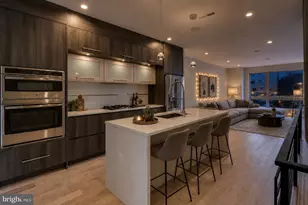 909 N 15th St, Philadelphia, PA 19130 - Photo 1