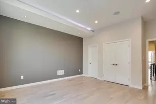 909 N 15th St, Philadelphia, PA 19130 - Photo 14